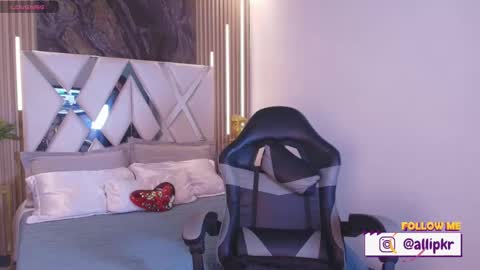 allison_parker1_ online show from November 15, 2025, 12:02 pm