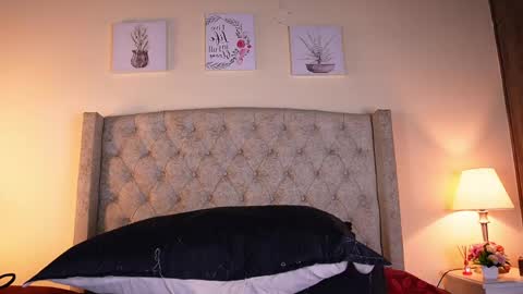 Snapshot of allisson_m chatting on May 22, 2026, 12:11 pm allisson online show from May 22, 2026, 12:11 pm