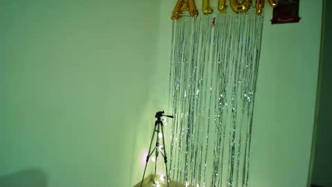 Alli online show from November 15, 2025, 4:32 am