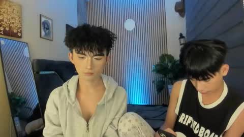 Snapshot of alluring_alpha chatting on November 12, 2025, 5:02 pm kim and josh online show from November 12, 2025, 5:02 pm