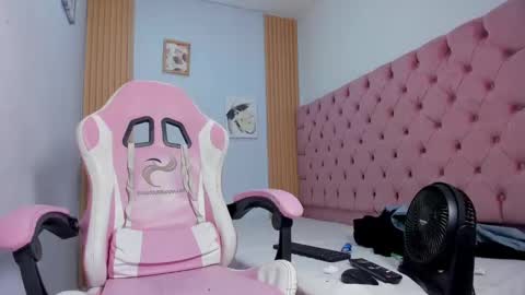 alluringangel01 online show from October 31, 2025, 2:45 am