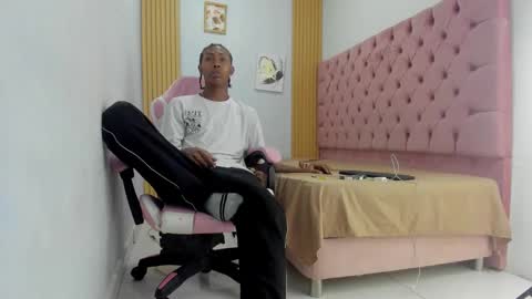 alluringangel01 online show from November 10, 2025, 2:43 am