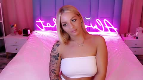 AlwaysHot online show from December 5, 2024, 3:26 am