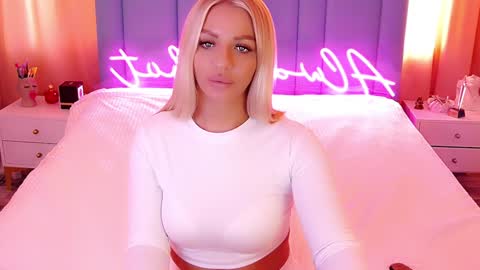 AlwaysHot online show from December 16, 2024, 5:38 am