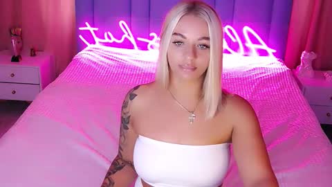 AlwaysHot online show from September 22, 2025, 2:13 am