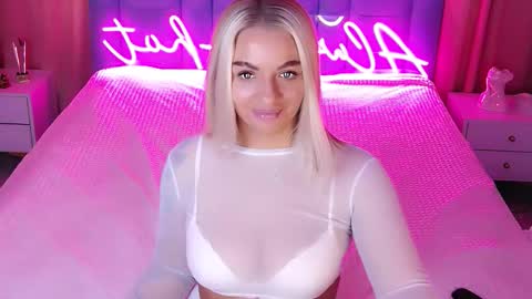 AlwaysHot online show from October 4, 2025, 2:09 am