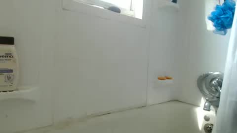 allwolf0323 online show from June 8, 2026, 4:51 pm
