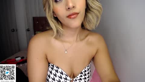 Snapshot of ally_summer chatting on January 17, 2025, 10:00 am ally_summer online show from January 17, 2025, 10:00 am