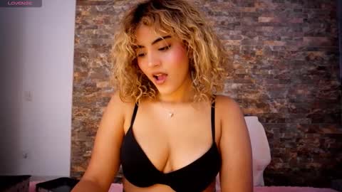 Snapshot of ally_summer chatting on November 30, 2025, 9:08 pm ally_summer online show from November 30, 2025, 9:08 pm