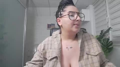         online show from October 4, 2025, 4:38 pm