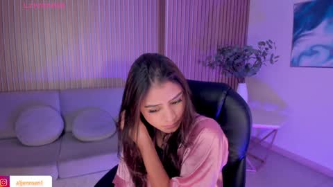 Snapshot of allyjensen chatting on January 25, 2025, 1:41 pm Alisson online show from January 25, 2025, 1:41 pm
