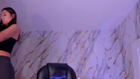 Snapshot of allyjensen chatting on February 19, 2025, 6:54 pm Alisson online show from February 19, 2025, 6:54 pm
