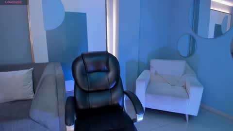 Snapshot of allyjensen chatting on February 23, 2025, 7:38 pm Alisson online show from February 23, 2025, 7:38 pm