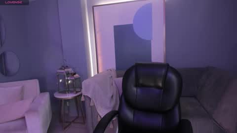 Snapshot of allyjensen chatting on March 12, 2025, 10:37 am Alisson online show from March 12, 2025, 10:37 am