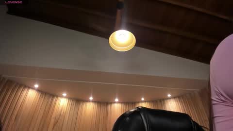 Alisson online show from February 25, 2026, 10:25 am