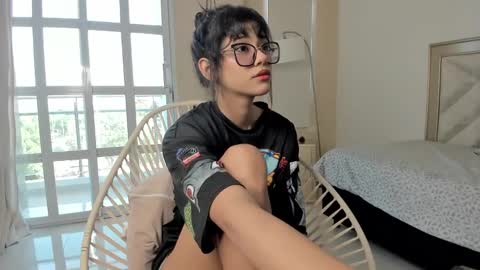 Allyson 3 online show from January 13, 2025, 7:10 pm