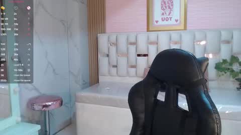 Allysa  online show from October 22, 2025, 11:15 pm