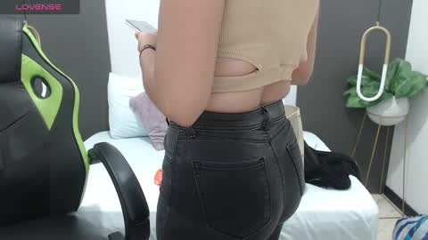 ALMA FENIX  online show from March 8, 2025, 12:09 pm