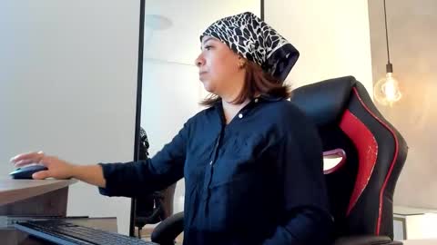 ALMA FENIX  online show from November 3, 2025, 12:17 pm