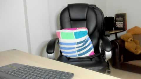 ALMA FENIX  online show from April 14, 2026, 5:30 pm