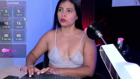 Snapshot of almaablack chatting on January 12, 2026, 8:14 pm Alma black online show from January 12, 2026, 8:14 pm