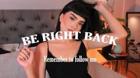 Mia online show from April 21, 2026, 12:33 pm