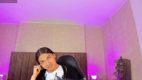 Snapshot of almazz_ chatting on September 14, 2025, 4:06 pm Santy online show from September 14, 2025, 4:06 pm