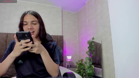 Snapshot of almazz_ chatting on September 15, 2025, 7:58 pm Santy online show from September 15, 2025, 7:58 pm