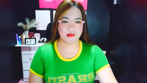 Almira online show from January 14, 2026, 3:01 am