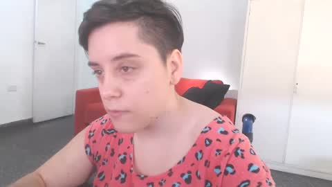 Snapshot of almondonwheels chatting on December 10, 2024, 9:00 pm Almond online show from December 10, 2024, 9:00 pm