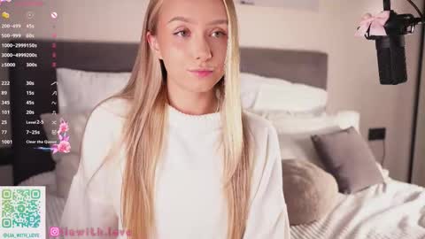 Lia online show from September 12, 2025, 3:17 am