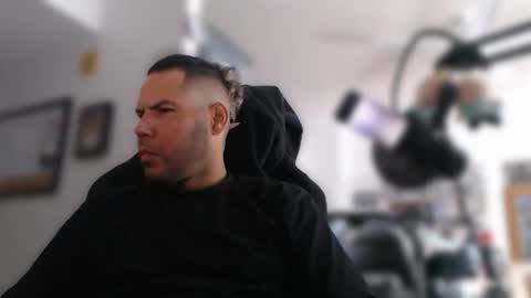 simplyfaded online show from November 10, 2025, 2:10 am