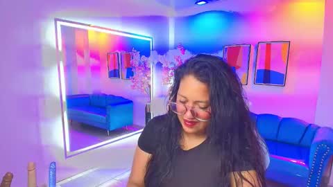 Alondra  online show from December 5, 2025, 3:37 am