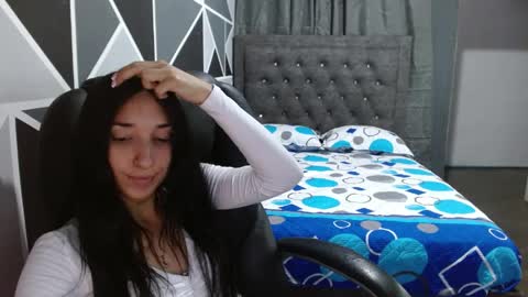 alondra online show from April 21, 2026, 6:55 pm