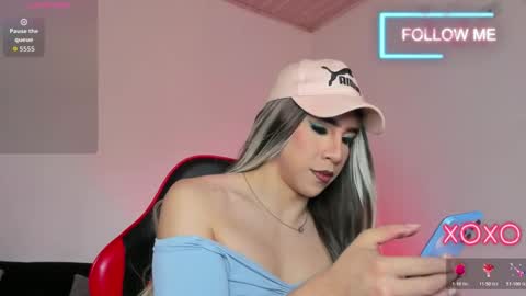 Hazel Bowie online show from February 12, 2026, 9:54 pm