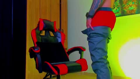 alpha_dominus_ online show from September 24, 2025, 4:27 am