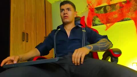 alpha_dominus_ online show from October 29, 2025, 8:49 am