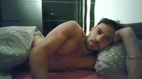 alphah_hunk online show from September 12, 2025, 8:20 pm