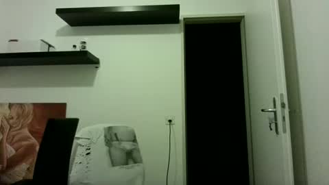 alphah_hunk online show from September 28, 2025, 9:31 pm