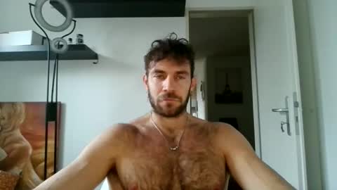 alphah_hunk online show from December 3, 2025, 11:41 am