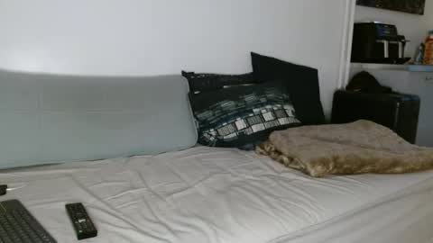 alphahung23 online show from December 22, 2025, 7:38 am