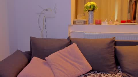 Snapshot of alphaqueenx chatting on November 25, 2025, 11:10 am Michelle online show from November 25, 2025, 11:10 am