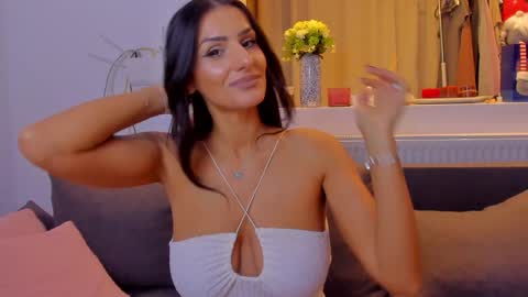 Snapshot of alphaqueenx chatting on December 1, 2025, 11:32 pm Michelle online show from December 1, 2025, 11:32 pm