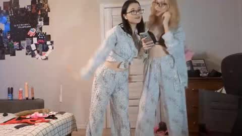 May online show from November 22, 2025, 5:45 pm