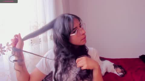 Snapshot of aluna_0310 chatting on December 16, 2024, 7:54 pm . . online show from December 16, 2024, 7:54 pm