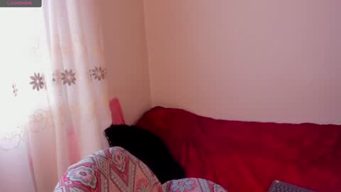 Snapshot of aluna_0310 chatting on January 3, 2025, 7:39 pm . . online show from January 3, 2025, 7:39 pm