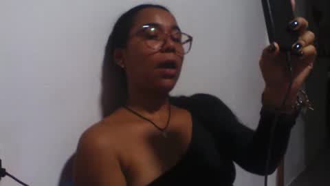 analia online show from September 13, 2025, 4:34 am