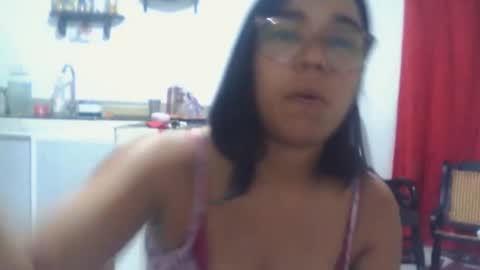 analia online show from November 5, 2025, 2:33 am