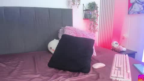 Im back 3 follow me on instagram  na misuan online show from February 12, 2025, 5:37 am