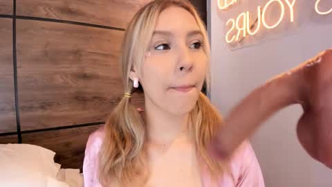 Alya online show from October 21, 2025, 11:00 am